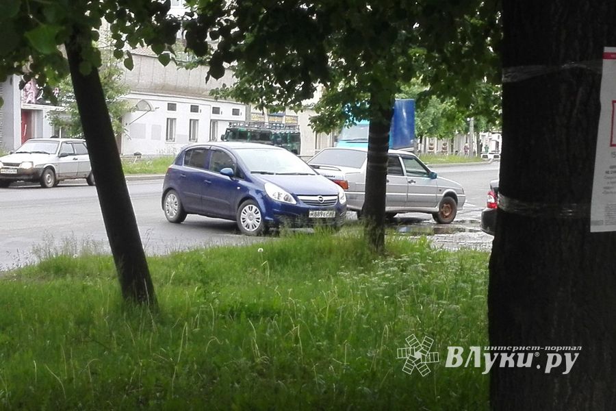 Фотофакт: ДТП на пр-те Гагарина в Великих Луках 