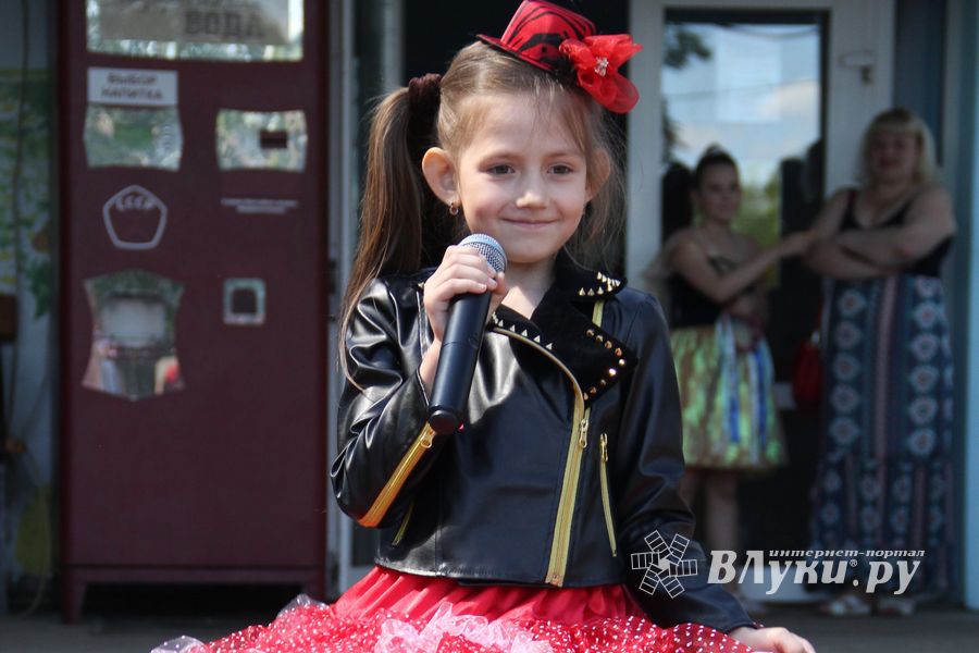 День защиты детей отпраздновали В Великих Луках (фото)