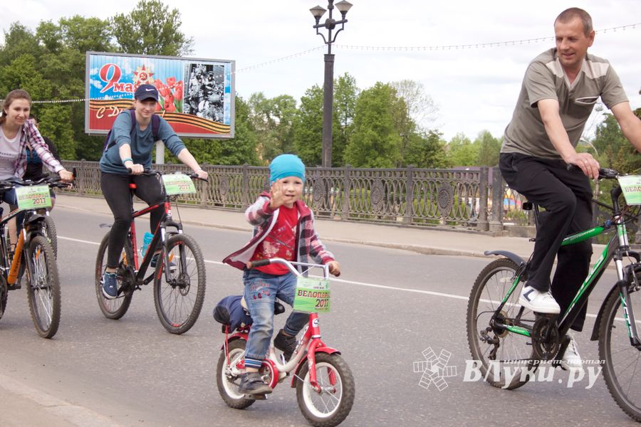 В Великих Луках прошёл Всероссийский велопарад (ФОТО)