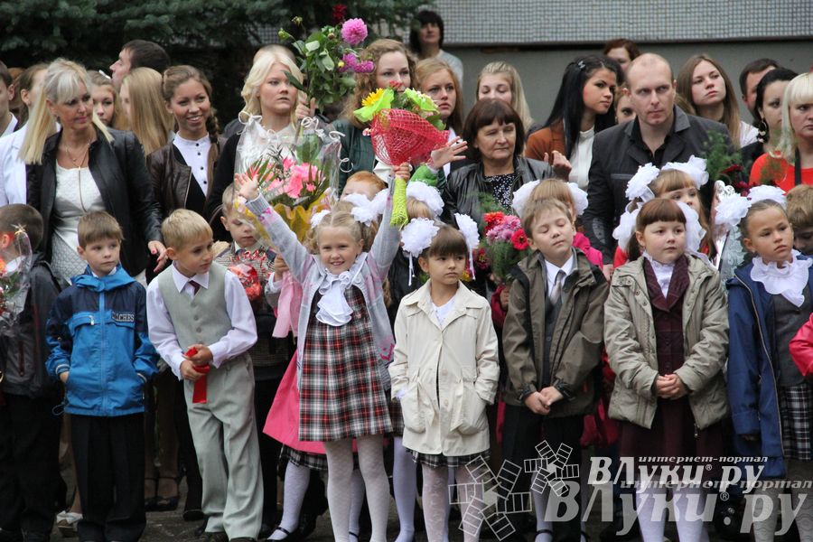 Школы города отметили 1 сентября (фото)