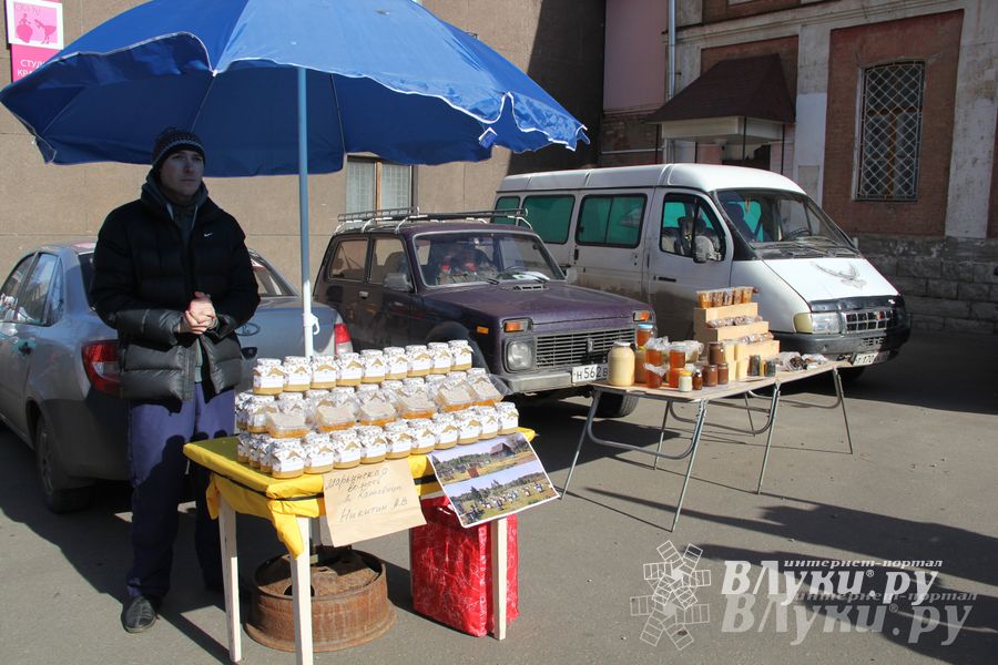 Универсальная торговая ярмарка «Весна-2015» прошла в Великих Луках (фото)