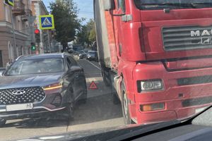 Ещё одно ДТП в Великих Луках заблокировало центр города (ФОТО)