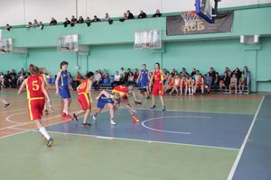 В Великих Луках прошел чемпионат по баскетболу