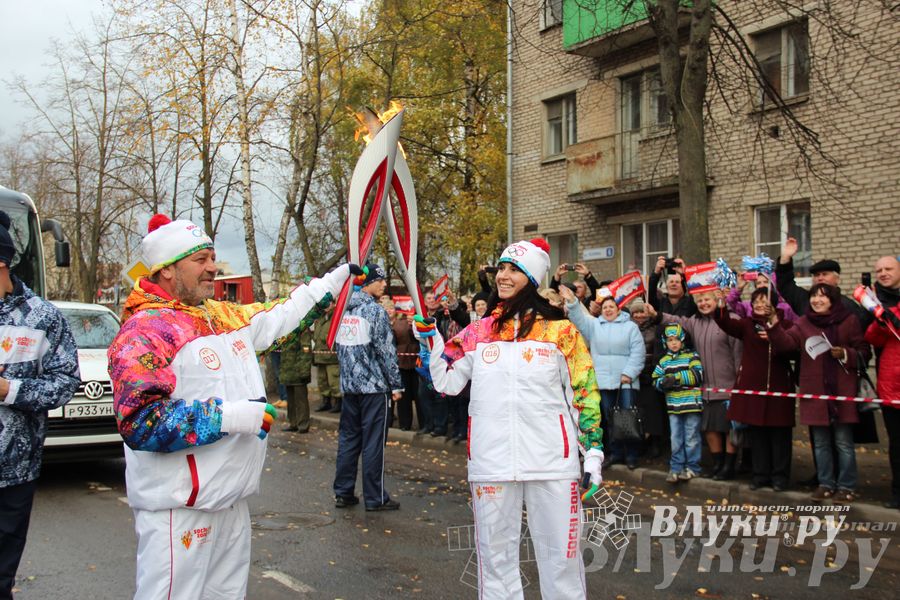Эстафета Олимпийского огня в Изборске и Пскове