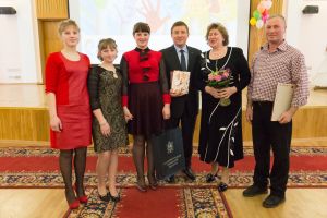 Андрей Турчак поблагодарил приемных родителей за любовь и тепло, которые они дарят детям (ФОТО)