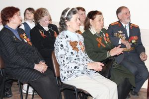 «Урок мужества» провели для псковских учащихся полицейские и общественники (фото)