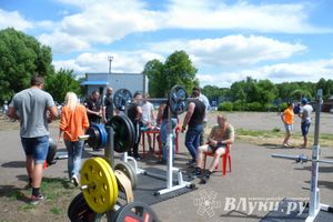 В Великих Луках прошел Всероссийский олимпийский день (фото)