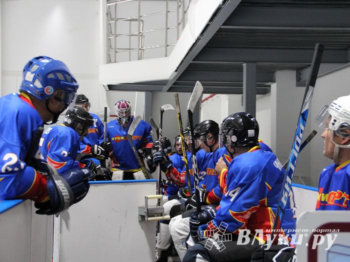 Великолукские хоккеисты одержали победу на домашнем льду (ФОТО)