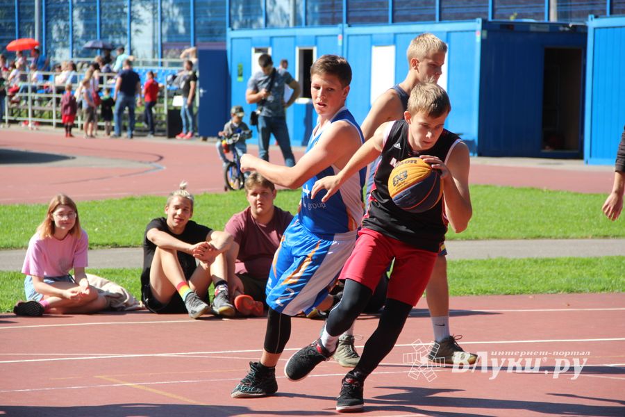 Большой спортивный праздник в Великих Луках (ФОТО)