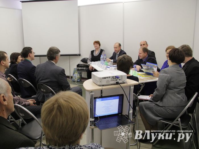 Шестая великолукская универсальная выставка открылась в Великих Луках (фото + видео)