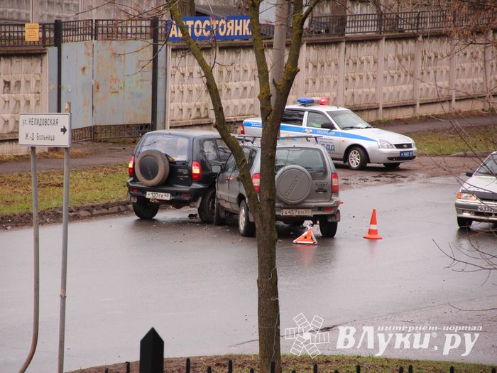 Фотофакт: ДТП на проспекте Гагарина в Великих Луках