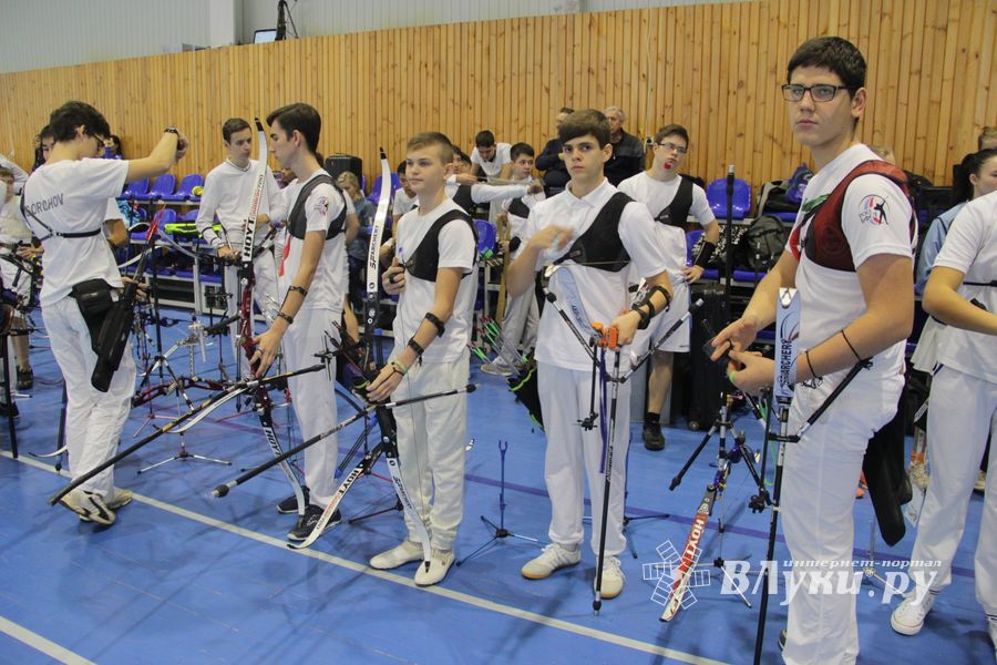 В Великих Луках стартовали всероссийские соревнования по стрельбе из лука «Надежда России» (ФОТО)