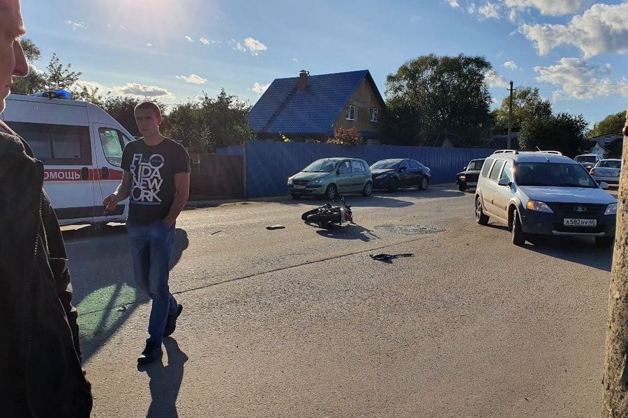 В Великих Луках мотоциклист погиб в ДТП (ФОТО)