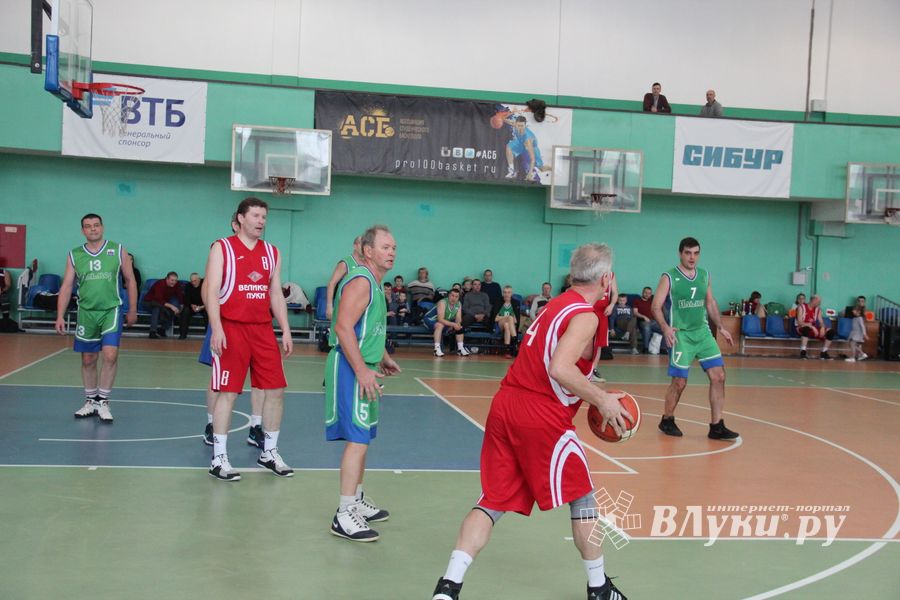 Великолучане стали победителями межрегионального турнира ветеранов баскетбола (ФОТО)