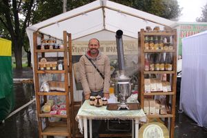 На ярмарке «Осень-2018» великолучане запаслись на зиму  «Столбушинскими продуктами» (ФОТО)