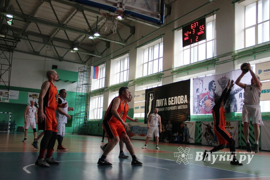Великолучане — серебряные призеры межрегионального турнира ветеранов баскетбола (ФОТО)