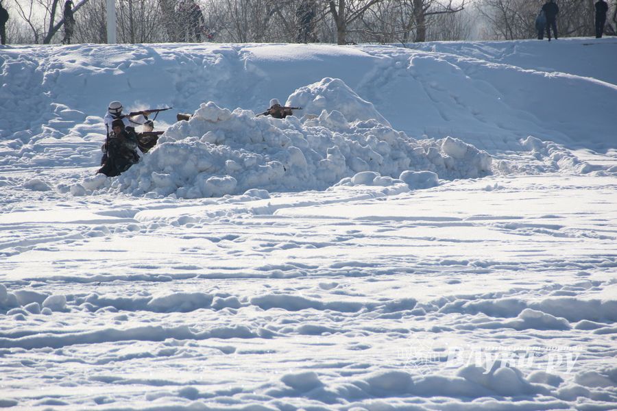 В Великих Луках реконструировали подвиг Александра Матросова (12+)(ФОТО)
