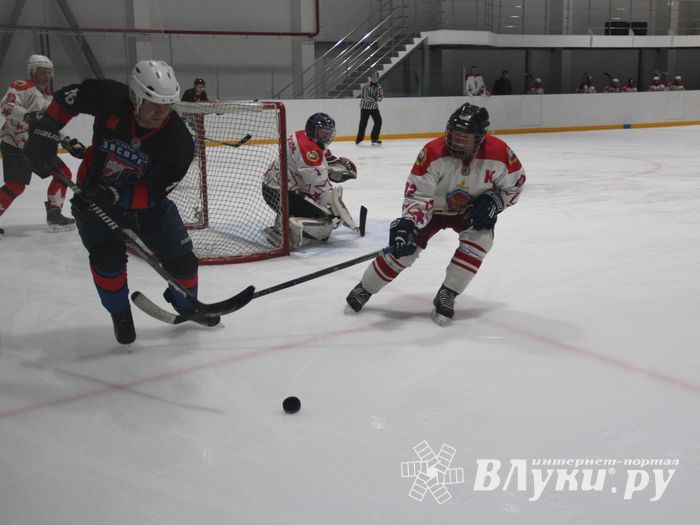 Матч НХЛ прошел в великолукском «Айсберге» (ФОТО)
