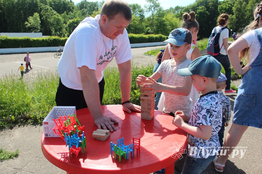 День защиты детей отметили в Великих Луках (ФОТО)