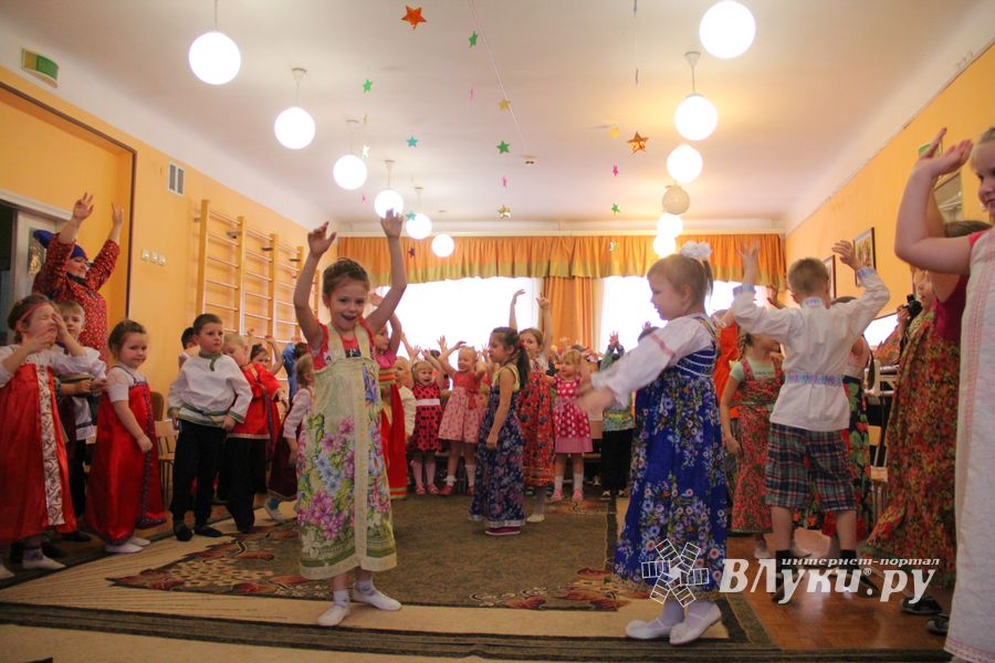 В детских садах Великих Лук отмечают Масленицу (ФОТО)