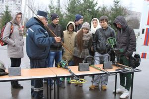 Псковские студенты побывали в гостях у пожарных и спасателей (фото)