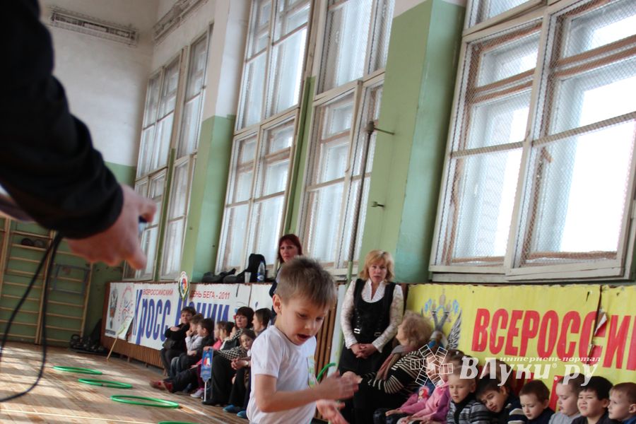 В Великих Луках стартовали спортивные соревнования среди дошколят «Юные олимпионики»