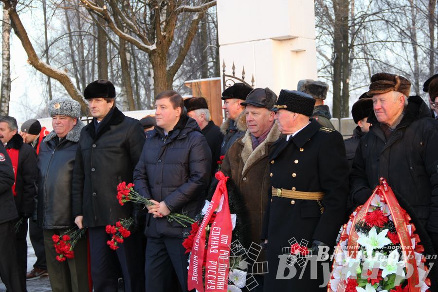 Торжественные мероприятия, посвященные 71-й годовщине освобождения Великих Лук от немецко-фашистских захватчиков (фото)