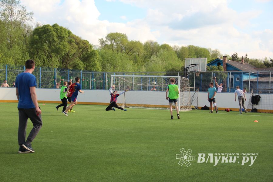 В Великих Луках прошёл Чемпионат по дворовому футболу (ФОТО)