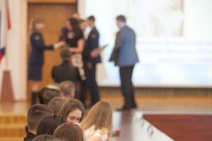 Более 100 педагогов и учащихся Псковской области получили областные и федеральные премии (фото)