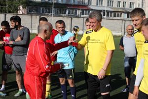 В Пскове состоялся товарищеский матч по футболу (фото)