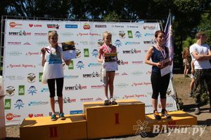 В Великих Луках состояли соревнования по подтягиванию на турнике (фото)