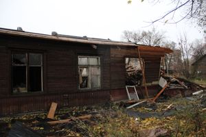 В Великих Луках сносят барак (ФОТО)