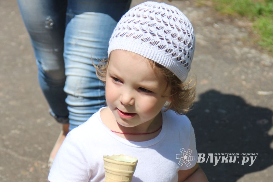 В городском парке Великих Лук прошёл День мороженого