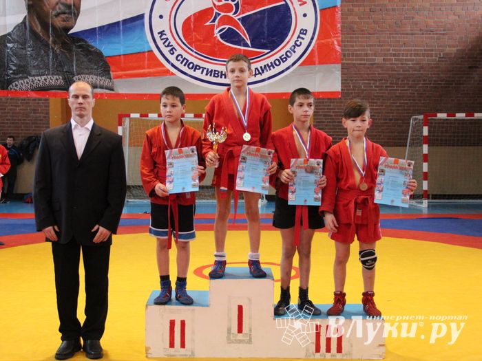 Церемония награждения открытого первенства города по самбо на призы мастера спорта СССР Марковского Геннадия Петровича (ФОТО)