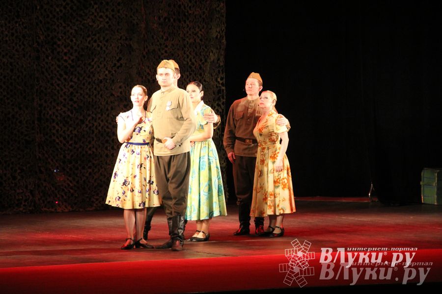 Государственный ансамбль «Русский Север» представил в Великих Луках мюзикл «Василий Теркин»