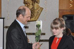 В Великих Луках вручили награды юным дарованиям (ФОТО)