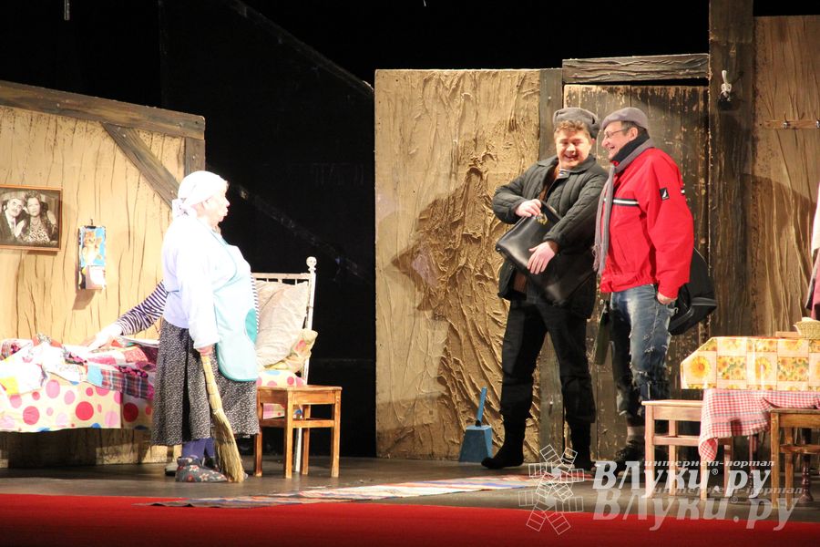 Народные артисты России выступили в Великих Луках (фото)