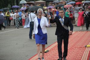 Великолукской «Бригантине» пришлось поплавать под дождём (ФОТО)