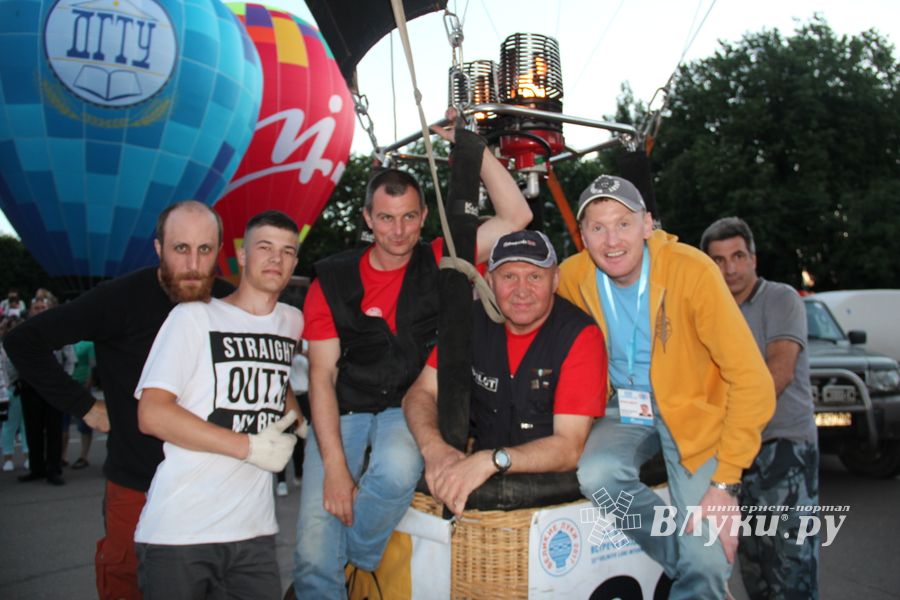 22-я Международная встреча воздухоплавателей завершилась традиционным ночным свечением аэростатов (ФОТО)