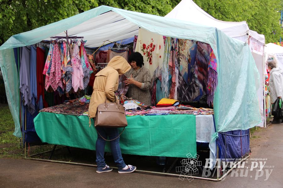В Пскове проходит 22-ая универсальная выставка (фото)