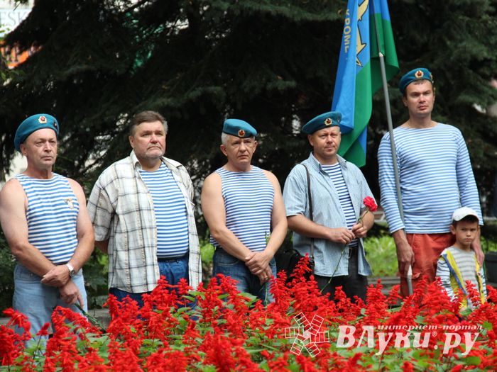 В Великих Луках начались мероприятия, посвященные Дню ВДВ (ФОТО)
