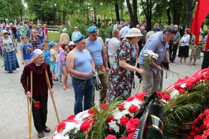 В Великих Луках проходит День памяти и скорби (ФОТО)