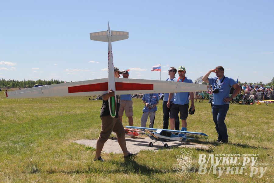 В Великих Луках прошел Фестиваль авиамодельного спорта (фото)