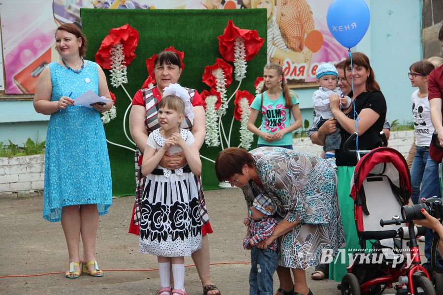 В Великих Луках чествовали близнецов (ФОТО)