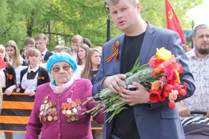 Парад Победы в Великих Луках (фото)
