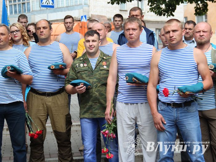 В Великих Луках начались мероприятия, посвященные Дню ВДВ (ФОТО)