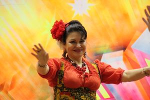 В Великих Луках открылась 8-ая Великолукская универсальная выставка (ФОТО)