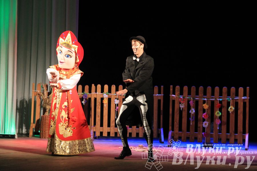 Состоялась премьера спектакля «Однажды в сказке...» (фото)