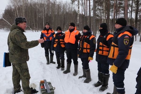 В МЧС готовятся к возможным подрывам льда на псковских реках (ФОТО)