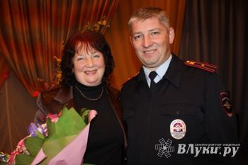 Накануне Дня матери состоялась встреча руководства УМВД России по Псковской области с матерями сотрудников полиции (фото)